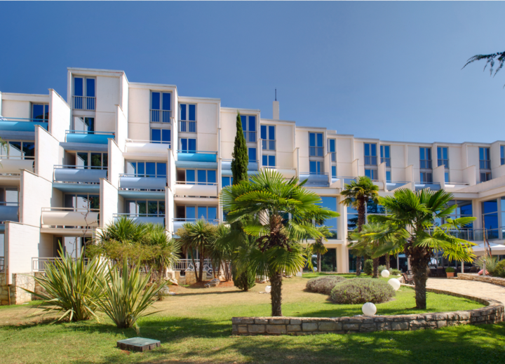 Buitenhof Reizen voor mensen met een verstandelijke beperking - Crystal Sunny Hotel - hotel overzicht Buitenhof Reizen voor mensen met een verstandelijke beperking - Crystal Sunny Hotel - hotel overzicht