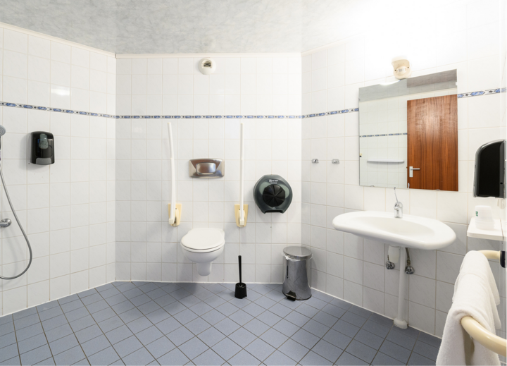 Buitenhof Reizen voor mensen met een verstandelijke beperking - hotel de rijper eilanden - badkamer voorbeeld Buitenhof Reizen voor mensen met een verstandelijke beperking - hotel de rijper eilanden - badkamer voorbeeld