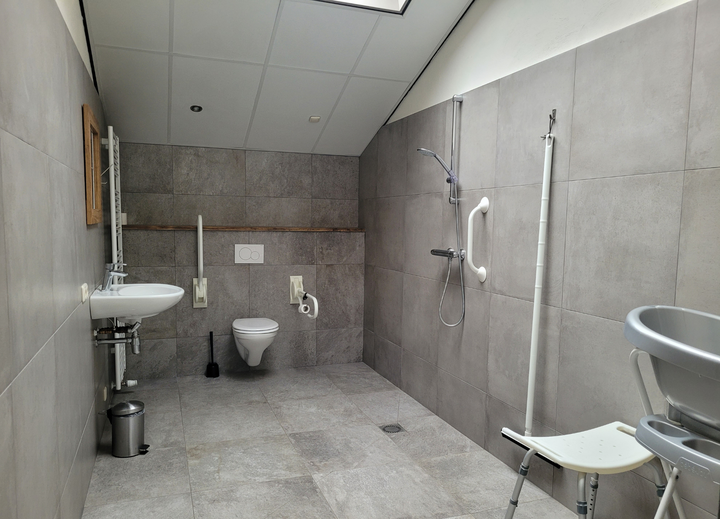 Buitenhof Reizen voor mensen met een verstandelijke beperking - de Moerderij - badkamer Buitenhof Reizen voor mensen met een verstandelijke beperking - de Moerderij - badkamer