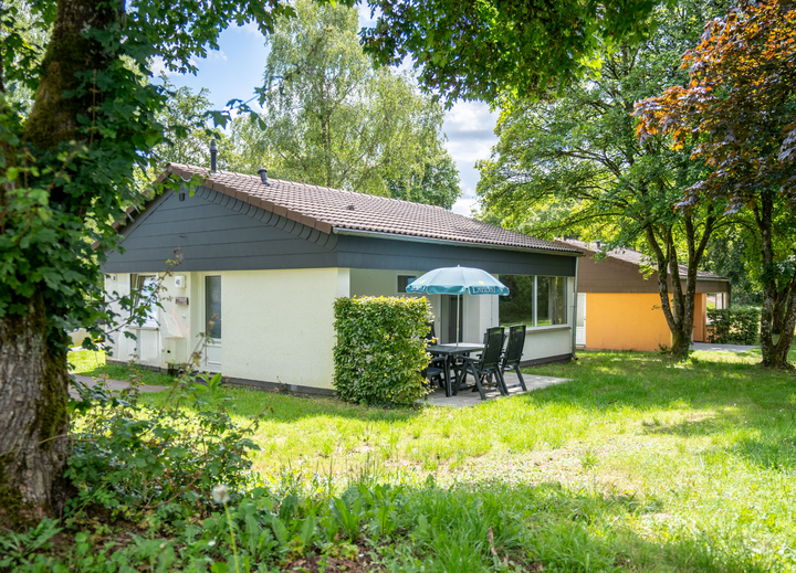 Buitenhof Reizen voor mensen met een verstandelijke beperking - Landal Warsberg - buitenkant accommodatie Buitenhof Reizen voor mensen met een verstandelijke beperking - Landal Warsberg - buitenkant accommodatie