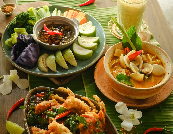 Buitenhof Reizen voor mensen met een verstandelijk beperking - Jongeren - Thailand - eten Buitenhof Reizen voor mensen met een verstandelijk beperking - Jongeren - Thailand - eten