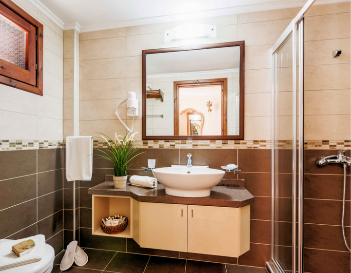 Buitenhof reizen voor mensen met een verstandelijke beperking - Almond Holiday Village - voorbeeld badkamer Buitenhof reizen voor mensen met een verstandelijke beperking - Almond Holiday Village - voorbeeld badkamer