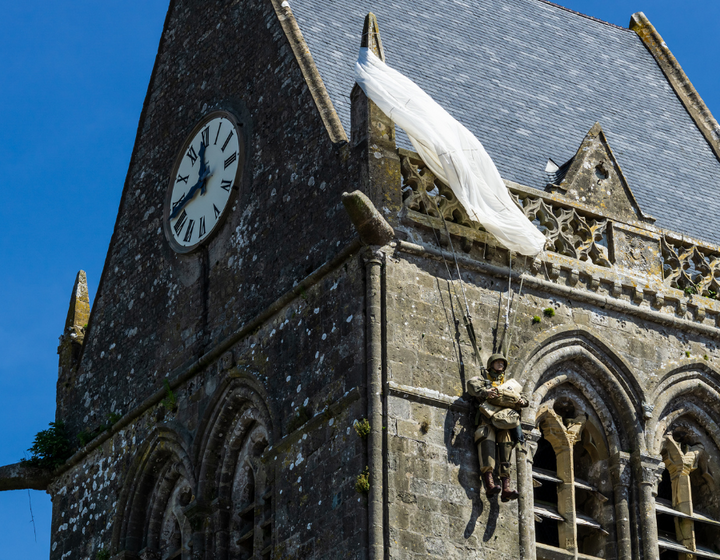 Buitenhof reizen voor mensen met een verstandelijke beperking - Avontuurlijk - Invasiestranden Normandië - Kerk Buitenhof reizen voor mensen met een verstandelijke beperking - Avontuurlijk - Invasiestranden Normandië - Kerk