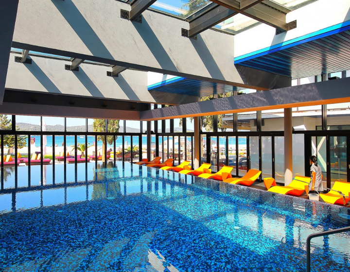 Buitenhof reizen voor mensen met een verstandelijke beperking - Iilrija Resort - zwembad Buitenhof reizen voor mensen met een verstandelijke beperking - Iilrija Resort - zwembad