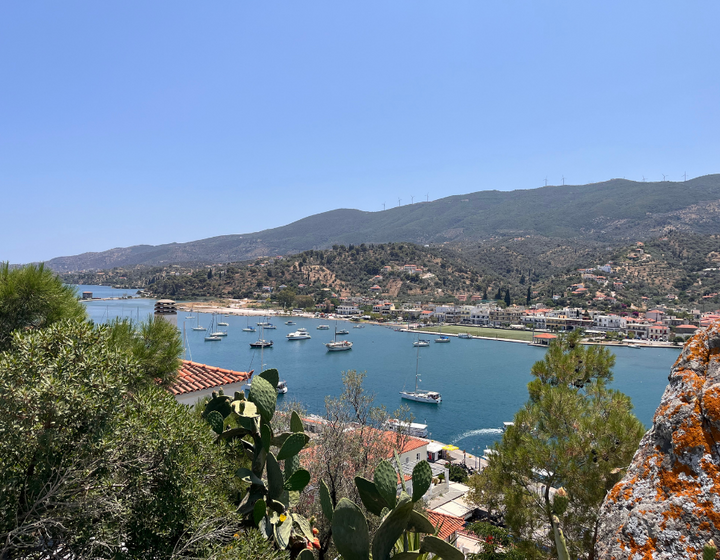 Buitenhof Reizen voor mensen met een verstandelijke beperking - Eiland hoppen in Griekenland - Poros Buitenhof Reizen voor mensen met een verstandelijke beperking - Eiland hoppen in Griekenland - Poros