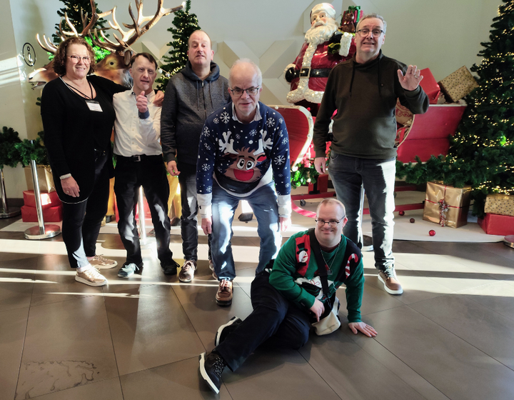Buitenhof Reizen - Kerstfeest in Preston Palace - begeleide groepsreizen voor mensen met een verstandelijke beperking - groepsfoto