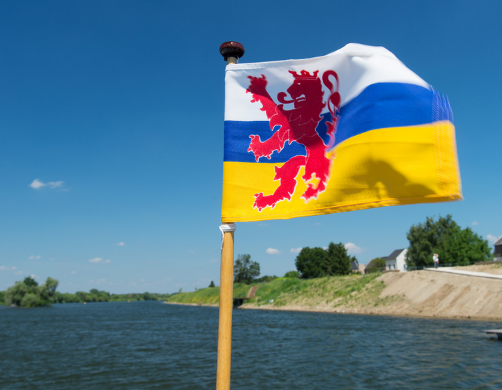 Buitenhof Reizen - Rondje Limburg - begeleide groepsreizen voor mensen met een verstandelijke beperking - Limburgse vlag