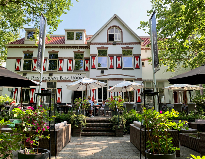 Buitenhof Reizen - Fletcher Hotel Boschoord - begeleide groepsreizen voor mensen met een verstandelijke beperking - buitenkant hotel