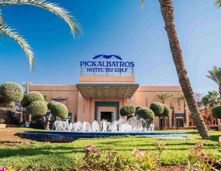 Buitenhof Reizen - Du Golf Palmeraie Marrakech - begeleide groepsreizen voor mensen met een verstandelijke beperking - Voorkant hotel
